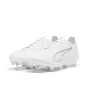 PRODUCTVERHAAL: Maak jeâ€¯veiligheidsgordel vast... we bedoelen veters. Met de ULTRA 5 voetbalschoen ervaar je deâ€¯snelheid en sensatie van een fijn afgestelde machine aan je voeten. Gebouwd op engineeringinzichten van PUMA Motorsport, zijn de gloednieuwe SPEEDSYSTEM buitenzool en het FastTraxâ€¯studontwerpâ€¯precisie-engineered om je sneller van de aftrap naar de achterkant van het net te brengen dan je kunt zeggen: lichten uit. Kenmerken & Voordelen: ACCELERATIE: Het ontwerp van de SPEEDSYSTEM buitenzool combineert een high-performance vezel basis materiaal met een revolutionair studsysteem, dat de energieopbrengst maximaliseert voor snellere acceleratie; TRACTIE: Het FastTrax studontwerp maakt gebruik van inzichten uit academisch onderzoek en tractionsstudies om meer tractie te bieden tijdens het accelereren, snijden en remmen; STABILITEIT: Het PWRTAPE SQD steunkader stabiliseert de voet binnen de schoen zonder de wendbaarheid of bewegingsvrijheid te belemmeren; De bovenkant van deze schoen is gemaakt van minstens 50% gerecyclede materialen. DETAILS: Lichtgewicht mesh bovenwerk; Lichtgewicht uitneembare inlegzool met NanoGrip-technologie houdt de voet op zijn plaats binnen de schoen; OrthoLite hielvering voor betere grip; SPEEDSYSTEM buitenzool; Reguliere tot smalle pasvorm; Lage slip-on constructie; FG: Geschikt voor gebruik op stevige ondergrond.