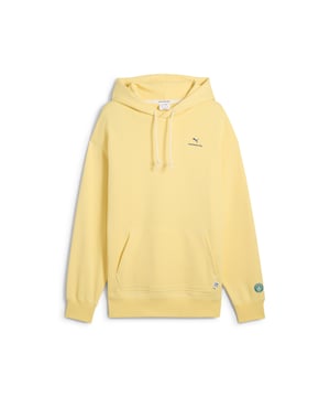 PRODUCT STORY: Show your love for the Cityzens with this MMQ hoodie. Featuring a PUMA Cat embroidery, adjustable hood, and premium French terry fabric, it's all about minimalistic aesthetics and sophisticated details. Celebrate your club with the finest quality and contemporary design that speaks volumes at the Etihad Stadium and beyond. FEATURES & BENEFITS: Made with at least 20% recycled cotton. DETAILS: Relaxed fit; Terry material; Regular length; Hood; Long sleeves; Kangaroo pocket; PUMA branding details.