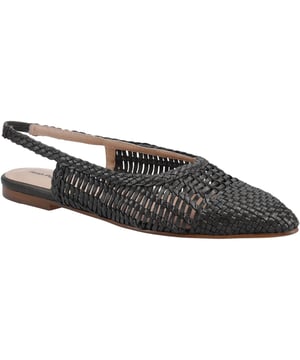 Mit einem gewebten Lederobermaterial ausgestattet, bietet dieser einfach zu tragende Slingback-Stil eine Memory-Schaum-Einlegesohle und eine elegante Außensohle, damit Sie den ganzen Sommer über schick und bequem aussehen.