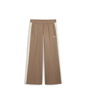 PRODUCT STORY: Unleash your vibe with PUMA's low-rise track pants. Featuring iconic T7 stripes, pintuck details, and zip pockets for all your essentials. The elastic waistband and tonal drawcords ensure a perfect fit. Ready to make moves and turn heads! FEATURES & BENEFITS: Made with at least 50% recycled materials. DETAILS: Comfort fit; Spacer fabric; Regular length; Seam pockets with zipper; PUMA branding details.