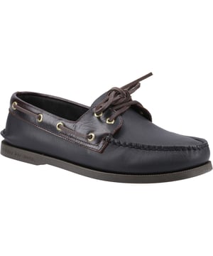 Unser Authentisches Original ist mehr als nur ein klassisches Design – es ist zu einem Stil-Ikone geworden. Mit Vollnarbenleder, handgenähter Mokassin-Konstruktion und unserer charakteristischen Sperry-Rasiermesser-Wellenrillen-Technologie für besten Halt bei Nässe und Trockenheit.