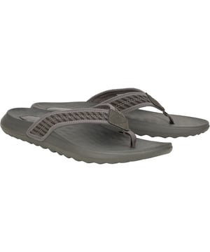 De Myers Flip Nu Prep tilt je flip-flop spel naar een hoger niveau met preppy stijl en directe comfort. Extra demping op de teenband, gevoerde banden en een zachte voetbed houden je voeten gelukkig vanaf de eerste stap.