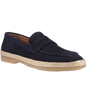 Ein Obermaterial aus Wildleder und ein leicht zu tragendes Loafer-Design, der Laurence verfügt über eine Komfortsohle aus Memory-Schaum und einen Espadrille-Umhang, um deinem bequemen Sommer-Look ernsthaften Stil zu verleihen.