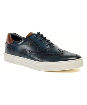 A classy take on the modern sneaker. Crafted from premium leather with, a thick, lightweight sole, and a plush leather sock and collar lining. The foam footbed ensures all-day comfort. Versatile for both casual and smart-casual occasions.