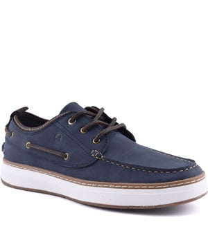 The Moc Neo features the boat shoe's instantly-recognizable silhouette and traditional moccasin construction, with a slightly higher cut. The Moc Neo is made from synthetic materials, making it lighter.
