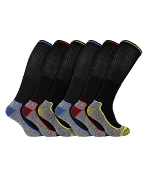 Sock Snob - Calcetines de Trabajo de Bambú hasta la Rodilla: ¿Buscas un par de calcetines de trabajo confiables diseñados para tareas pesadas y calor óptimo? Tu búsqueda termina aquí con nuestros calcetines de trabajo de bambú hasta la rodilla, diseñados específicamente para esos propósitos. Estos calcetines presentan una plantilla de bambú cómodamente acolchada. Imagina caminar sobre suaves almohadas, ese es el nivel de confort que esperarás durante esos largos períodos de pie. Su característica clave radica en el uso de viscosa de bambú en la suela, promoviendo la transpirabilidad y eliminando la humedad, manteniendo tus pies secos y libres de malos olores. Ideales para el trabajo al aire libre durante todo el año, nuestros calcetines de trabajo de bambú son un faro de comodidad. Son muy similares a nuestros calcetines de trabajo de bambú originales, pero con una longitud extra larga hasta la rodilla, lo que los hace ideales para mantener las piernas calientes cuando hace frío por la mañana. Estos son la clave para un día de trabajo cómodo y productivo. Fabricados con material de calidad que consiste en 55% algodón, 20% viscosa (bambú), 18% poliéster, 4% poliamida y 3% elastano, vienen en paquetes de 3, 6 o 12 y son lavables a máquina. Detalles adicionales del producto: Calcetines de Trabajo de Bambú Sock Snob Longitud Extra Larga hasta la Rodilla Opciones de Paquete Múltiple Disponibles Súper Suaves y Cómodos Fuertes y Duraderos Bucles de Toalla Acolchados Talón y Punta Reforzados Costuras de Punta Suaves 2 Opciones de Tamaño: 6-11 y 12-14 UK Lavables a Máquina