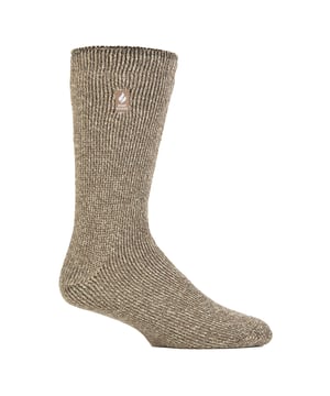 Heat Holders - Calcetines Térmicos Originales para Hombre: Mantén tus pies cálidos en los días más fríos con estos calcetines térmicos originales Heat Holders. ¡El calcetín térmico definitivo! Los Heat Holders no solo mantendrán tus pies calentitos, sino que también asegurarán que toda tu pierna esté extremadamente cálida. Los calcetines Heat Holders te brindan un intenso confort y calidez. Nuestro hilo térmico especialmente desarrollado proporciona un aislamiento de alto rendimiento contra el frío con superiores capacidades de transpiración de humedad. La innovadora tecnología de tejido produce nuestro exclusivo y extra largo pile de bucles acolchados para retener más aire caliente, aumentando la calificación TOG. Con una calificación de 2.34 tog, tus pies y piernas estarán 7 veces más cálidos que un calcetín de algodón, incluso en climas invernales extremadamente fríos. Digamos que si buscas mantener tus pies calientes este invierno, ya sea que te relajes en casa, trabajes afuera o disfrutes de actividades al aire libre en invierno, estos calcetines térmicos son la adición perfecta a tu cajón de calcetines. Estos calcetines están disponibles en las tallas de Hombre 6-11 UK, 12-14 UK y están hechos de 91% Acrílico, 5% Poliamida, 3% Poliéster, 1% Elastano. Vienen en 8 opciones de color diferentes y son lavables a máquina. Detalles adicionales del producto: - Calcetines Originales Heat Holders - Hilo Especialmente Desarrollado - Cepillado Térmico - Calificación 2.34 Tog - Gruesos y Cálidos - Ideales para Botas de Agua - 7 Veces Más Cálidos Que Calcetines de Algodón - Talla de Hombre: 6-11 y 12-14 UK - 8 Opciones de Color - Lavables a Máquina.