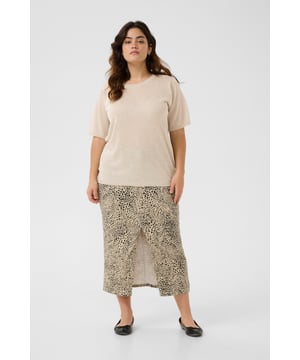 Regular fit,Korte mouwen  Fijne was 30°, niet bleken, niet in de droger drogen, Liggend laten drogen in de schaduw, koud strijken max. 110° C, Droogreiniging  66% Viscose,22% Polyamide,12% Linnen