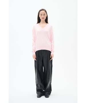Relaxed fit,Lange mouwen  Fijne was 30°, niet bleken, niet in de droger drogen, Liggend laten drogen in de schaduw, warm strijken max. 150° C, Droogreiniging  100% Katoen
