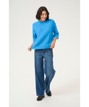 Loose fit,Elleboog lengte  Extra fijne was 30°, niet bleken, niet in de droger drogen, Liggend laten drogen in de schaduw, koud strijken max. 110° C, Droogreiniging  58% Polyester (Gerecycled),20% Polyester,13% Acryl,6% Wol,3% Elastaan