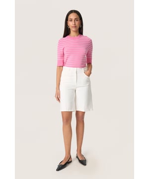 Regular fit,Boven elleboog  Extra fijne was 30°, niet bleken, niet in de droger drogen, Liggend laten drogen., koud strijken max. 110° C, Niet droog reinigen  50% Viscose (LENZING™ ECOVERO™),28% Polyester,22% Polyamide