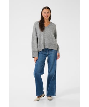 Baggy fit,Lange Ärmel  Extra schonwäsche 30°, Nicht bleichen, Nicht im Trockner trocknen, Liegend trocken im Schatten, Kalt bügeln max. 110° C, Trockenreinigung  45% Polyester (Recycelt),38% Nylon,10% Polyacryl,5% Wolle (zertifiziert),2% Elasthan