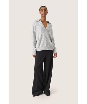 Gerade Passform,Lange Ärmel  Extra schonwäsche 30°, Nicht bleichen, Nicht im Trockner trocknen, Liegend trocken., Kalt bügeln max. 110° C, Nicht trockenreinigen  80% Polyester,11% Polyacryl,6% Wolle,3% Elasthan