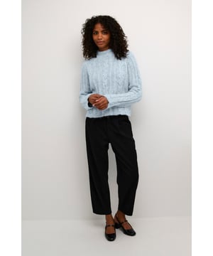 Loose fit,Lange Ärmel  Extra schonwäsche 30°, Nicht bleichen, Nicht im Trockner trocknen, Liegend trocken., Kalt bügeln max. 110° C, Trockenreinigung  51% Polyester (Recycelt),33% Nylon,10% Wolle (zertifiziert),6% Alpaka