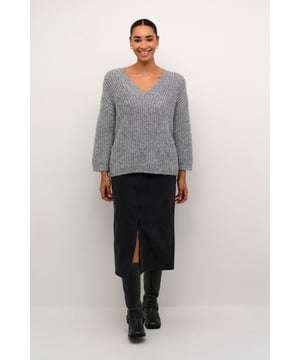 Baggy fit,3/4 Ärmel  Extra schonwäsche 30°, Nicht bleichen, Nicht im Trockner trocknen, Liegend trocken im Schatten, Kalt bügeln max. 110° C, Trockenreinigung  55% Polyester (Recycelt),30% Polyacryl,10% Nylon,5% Wolle (zertifiziert)