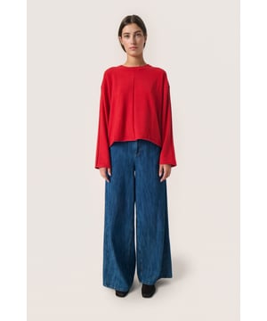 Baggy fit,Lange mouwen  Extra fijne was 30°, niet bleken, niet in de droger drogen, Liggend laten drogen., koud strijken max. 110° C, Niet droog reinigen  50% Viscose (LENZING™ ECOVERO™),28% Polyester,22% Polyamide