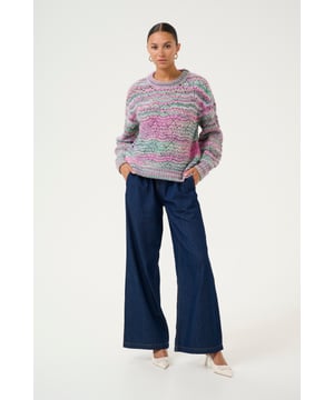 Relaxed fit,Normale lengte,Lange mouwen  Extra fijne was 30°, niet bleken, niet in de droger drogen, Liggend laten drogen in de schaduw, koud strijken max. 110° C, Droogreiniging  73% Acryl,19% Nylon,8% Wol