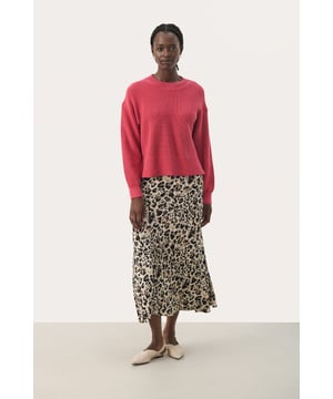 Relaxed fit,Lange mouwen  Fijne was 30°, niet bleken, niet in de droger drogen, Liggend laten drogen., koud strijken max. 110° C, Droogreiniging  100% Katoen (Organisch)