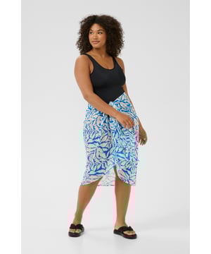 Loose fit,Lang  30° waschbar, Nicht bleichen, Nicht im Trockner trocknen, Tropnass aufhängen im Schatten, Warm bügeln max. 150° C, Trockenreinigung  100% Polyester