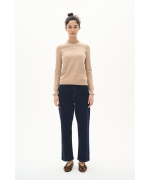 Gerade Passform,Lange Ärmel  Handwäsche, Nicht bleichen, Nicht im Trockner trocknen, Liegend trocken im Schatten, Kalt bügeln max. 110° C, Trockenreinigung  40% Viskose,30% Polyester,22% Nylon,6% Wolle,2% Kaschmir