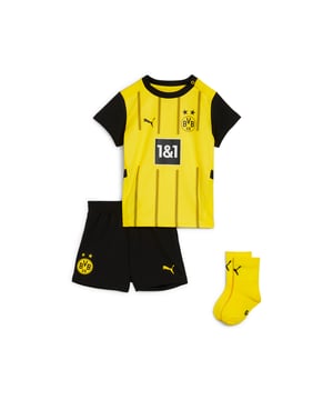 PRODUCT STORY: Introducing the latest in a long line of Black and Yellow classics. Staying true to the club is heritage, the 24/25 BVB Home Kit combines signature colors with a pinstriped design in a way that embodies the essence of Borussia Dortmund, yesterday, today, and forever. Black and Yellow is been having a moment. Since 1909. So gear up your little one in this babykit and show your allegiance to the team. FEATURES & BENEFITS: dryCELL: Performance technology designed to wick moisture from the body and keep you free of sweat during exercise; Made with 100% recycled material excluding trims & decorations. DETAILS: Regular fit; 170 gsm, Jacquard; Mesh inserts; Short sleeves; Hidden snap button on each side of the collar; Official team branding; PUMA Toddlers: Recommended for toddlers between 0 and 4 years.