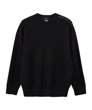 Y-3 Logo Knit Crew Sweatshirt in zwartDe Y-3 Logo Knit Crew Sweatshirt is gemaakt van een zacht wollen breisel. Op de linkermouw zijn de 3-Stripes gebreid met losse steken om een transparant effect te suggereren. Een losse pasvorm wordt gecombineerd met raglanmouwen om een compleet gevoel van gemak te creëren.- Een wollen 3-Stripes sweatshirt van Y-3.- Losse pasvorm- Crewneck- 100% wol- Raglanmouwen- Engineered 3-Stripes- Y-3 logo- Handwas koud- Ref: IW7483