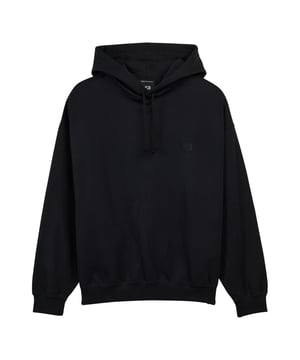 Y-3 Brushed Terry Hoodie in zwartDeze Y-3 Brushed Terry Hoodie is gemaakt voor comfort en stijl. Hij is gemaakt van geborsteld badstof van katoen en polyester dat zacht aanvoelt en heeft een capuchon met trekkoord en steekzakken. De losse pasvorm zorgt voor een vloeiend silhouet en het satijnen Y-3 heat transfer logo maakt de look af.- Een loose-fit sweatshirt met capuchon van Y-3.- Losse pasvorm- Capuchon met trekkoord- Verstelbaar- 80% katoen 20% polyester (gerecycled)- Zijzakken- Geribde manchetten en zoom- Y-3 logo- Machinewas koud mild fijnwasprogramma- Ref: IW0078