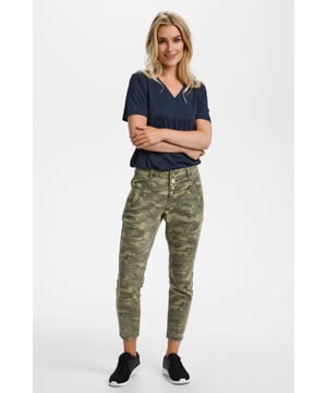 Baiily,Regular fit,Niedriger Schritt,7/8 Länge,Slim leg  40° waschbar, Nicht bleichen, Nicht im Trockner trocknen, Tropnass aufhängen im Schatten, Warm bügeln max. 150° C, Professionelle Reinigung.  65% Baumwolle,33% Polyester,2% Elasthan