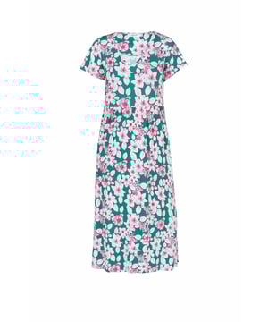 A soft V neck dress in drapey viscose. Loose enough to move freely during warm summer days with enough shape to ensure a flattering silhouette.