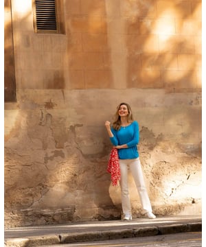Indulge in effortless elegance with this versatile top crafted from soft viscose slub jersey. The relaxed fit drapes beautifully, creating a flattering silhouette for all body types. Its subtle sheen adds a touch of sophistication, making it perfect for both casual outings and dressier occasions.