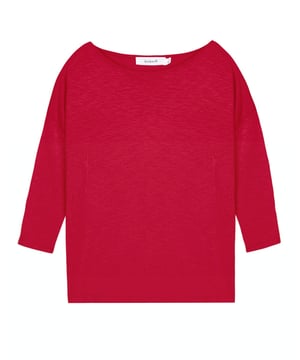 Indulge in effortless elegance with this versatile top crafted from soft viscose slub jersey. The relaxed fit drapes beautifully, creating a flattering silhouette for all body types. Its subtle sheen adds a touch of sophistication, making it perfect for both casual outings and dressier occasions.