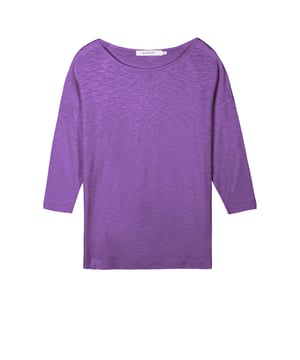 Indulge in effortless elegance with this versatile top crafted from soft viscose slub jersey. The relaxed fit drapes beautifully, creating a flattering silhouette for all body types. Its subtle sheen adds a touch of sophistication, making it perfect for both casual outings and dressier occasions.