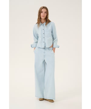 Baggy fit,Cropped lengte,Lange mouwen  Wassen op 30°, niet bleken, niet in de droger drogen, Druipnat ophangen in de schaduw, koud strijken max. 110° C, Chemisch laten reinigen.  100% Katoen