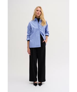 Casual fit,Loose fit,Heup lengte,Lange mouwen  Fijne was 30°, niet bleken, niet in de droger drogen, Druipnat ophangen in de schaduw, niet strijken, Chemisch laten reinigen.  100% Katoen