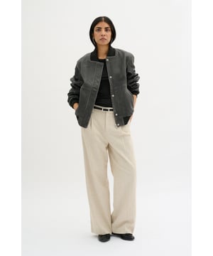 Loose fit,Heup lengte,Lange mouwen  Chemisch laten reinigen, niet bleken, niet in de droger drogen, niet strijken, Chemisch laten reinigen.  100% Lamsleer