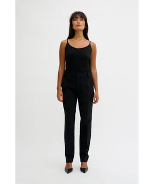 Loose fit,Regular taille,Lange lengte,Straight  Fijne was 30°, niet bleken, niet in de droger drogen, Druipnat ophangen in de schaduw, niet strijken, Chemisch laten reinigen.  52% Polyester (Gerecycled),41% Polyester,7% Elastaan
