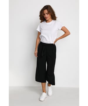 Loose fit,Cropped lengte,7/8 Length  Wassen op 30°, niet bleken, niet in de droger drogen, koud strijken max. 110° C, Droogreiniging  95% Polyester,5% Elastaan