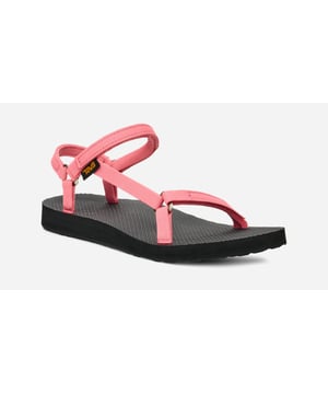 A minimalist style made for everyday wear, the Original Universal Slim cues up quick-dry straps to deliver a sleek, strappy summer sandal. A pared-back version of Teva's timeless adventure icon, this update is ready to tackle sunshine-filled adventures.