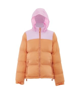 Nu komt kleur in het spel. De gewatteerde pufferjassen van myMo ATHLSR zorgen met hun tweekleurige look voor een winterhighlight. Uitgerust met een capuchon, zijzakken met ritssluiting, verstelbare manchetten en een elastisch trekkoord in de zoom, kan het trendy ontwerp je op een ontspannen manier beschermen tegen lage temperaturen. Het synthetische vulmateriaal isoleert – ook zonder toevoeging van dierlijke producten.  Jas