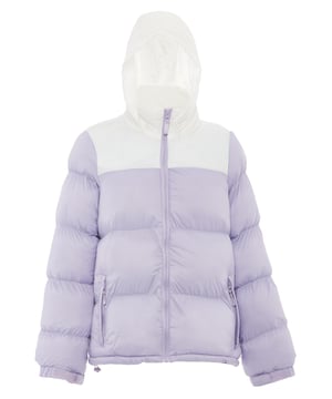 Nu komt kleur in het spel. De gewatteerde pufferjassen van myMo ATHLSR zorgen met hun tweekleurige look voor een winterhighlight. Uitgerust met een capuchon, zijzakken met ritssluiting, verstelbare manchetten en een elastisch trekkoord in de zoom, kan het trendy ontwerp je op een ontspannen manier beschermen tegen lage temperaturen. Het synthetische vulmateriaal isoleert – ook zonder toevoeging van dierlijke producten.  Jas