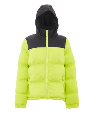 Nu komt kleur in het spel. De gewatteerde pufferjassen van myMo ATHLSR zorgen met hun tweekleurige look voor een winterhighlight. Uitgerust met een capuchon, zijzakken met ritssluiting, verstelbare manchetten en een elastisch trekkoord in de zoom, kan het trendy ontwerp je op een ontspannen manier beschermen tegen lage temperaturen. Het synthetische vulmateriaal isoleert – ook zonder toevoeging van dierlijke producten.  Jas