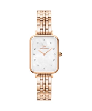 Daniel Wellington is a hugely popular range, and when you look at the Ladies Quadro Link Rose Gold 20mm Watch DW00100620 in more detail it becomes very clear why. Attention to detail and high quality materials are used throughout making the Ladies Quadro Link Rose Gold 20mm WatchDW00100620 a watch you can show off with glee.