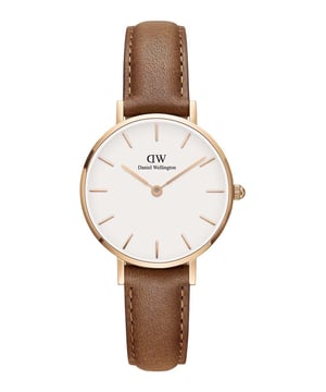 The Daniel Wellington watch range is sold by us for many reasons, we only add manufacturer's to our portfolio who design and manufacture high quality reliable timepieces that also represent great value for your hard earned cash. And this Ladies Petite Durham 28mm Watch DW00100228 like all Daniel Wellington watches meets all of our stringent quality tests with ease.