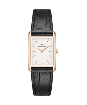 The Ladies Bound Rose Gold 22mm Watch DW00100693 is a great example of the Daniel Wellington watch range. You can buy with confidence that your DW00100693 Ladies Bound Rose Gold 22mm Watch is fully covered by the official Daniel Wellington warranty.