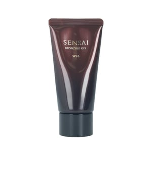 Este gel, que consiste en un 70% de agua, tiene una textura muy refrescante. Su función principal es hidratar y resguardar la piel, dejando en el rostro una sutil capa bronceada con un acabado suave. Se recomienda su aplicación utilizando el GEL BRUSH sobre el maquillaje. Se ofrece en tres diferentes tonalidades.