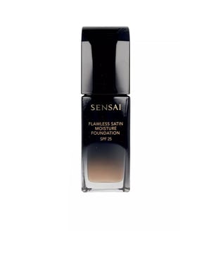 FLAWLESS SATIN MOISTURE FOUNDATION es una base que ofrece una intensa hidratación y un confort excepcional. Su textura ligera se adapta al rostro, proporcionando un acabado natural que parece parte de la piel. Gracias a la tecnología de polvos que difuminan la luz, esta fórmula atenúa las imperfecciones y logra un acabado satinado, perfecto para el uso diario. Además, su formulación permite una mejor duración incluso bajo el roce de las mascarillas faciales.