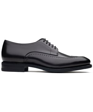 The polished, debonair Bale brogue shoe from Loake exudes luxury - a distinguished staple, merging classic style with an elegant, timeless appearance. Made from high-quality leather, the lace-up shoes have a supple lining and are paired with a high-grade, sleek rubber outsole for extra durability and a firm stride.