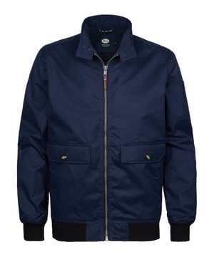 Diese Bomberjacke hat eine normale Passform und kombiniert klassischen Stil mit einem coolen Look. Perfekt für einen lässigen, aber stylischen Look! Hergestellt aus 47 % Polyester, 45 % Baumwolle und 8 % Nylon. Normale PassformMetall-Reißverschluss 47 % Polyester, 45 % Baumwolle und 8 % NylonInnenfutter hergestellt aus 100 % recyceltem Polyester