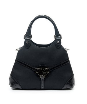 Gucci Tassen Small Reins Handbag  Handtas in de Zwart Doek in de Zilver  hardware. Het product is in In Uitstekende Staat (A).
  Afmetingen: 28x21x5 cm 
  Inclusief accessoires: Dustbag
      
  BrandCo Paris vindt zeldzame artikelen in de beste staat voor ongelooflijke prijzen. Het is de moeite waard om geduldig te zijn! Koop met vertrouwen: alle artikelen van BrandCo Paris worden zorgvuldig geselecteerd en geverifieerd door ons team van experts.

  Alle artikelen worden geleverd met een certificaat van echtheid en verpakt door BrandCo Paris.

  Classificatietabel voor de conditie van het artikel:

  N (als nieuw)
  AA (perfecte staat)
  A (uitstekende staat)
  AB (zeer goede staat)
  B (goede/redelijke staat)