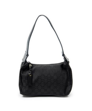 Gucci Tassen Zip Hobo  Schoudertas in de Zwart Doek in de Goud  hardware. Het product is in In Zeer Goede Staat (AB).
  Afmetingen: 24x20x10.5 cm 
  Inclusief accessoires: None
      
  BrandCo Paris vindt zeldzame artikelen in de beste staat voor ongelooflijke prijzen. Het is de moeite waard om geduldig te zijn! Koop met vertrouwen: alle artikelen van BrandCo Paris worden zorgvuldig geselecteerd en geverifieerd door ons team van experts.

  Alle artikelen worden geleverd met een certificaat van echtheid en verpakt door BrandCo Paris.

  Classificatietabel voor de conditie van het artikel:

  N (als nieuw)
  AA (perfecte staat)
  A (uitstekende staat)
  AB (zeer goede staat)
  B (goede/redelijke staat)